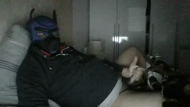 Snapshot of soumicuckold1 chatting on 02.15.26 soumicuckold1 online show from 02.15.26