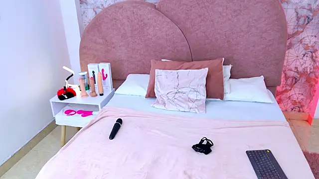 RavenGloomy online show from 11.04.25