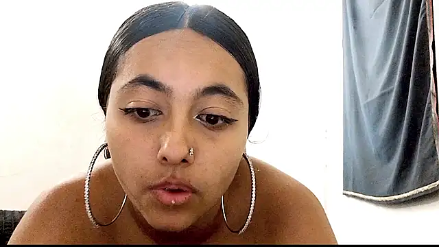 Snapshot of Melodyqueen_ chatting on 11.29.25 Melodyqueen online show from 11.29.25