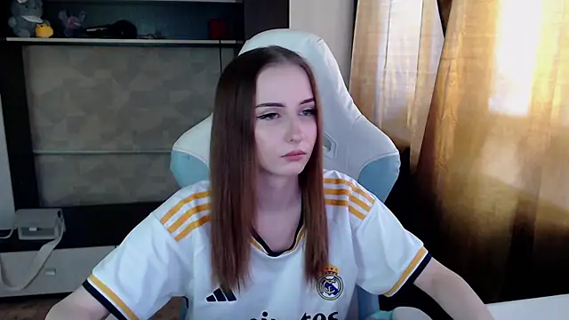 Snapshot of Cutti_Crystal chatting on 02.03.26 Cutti Crystal online show from 02.03.26