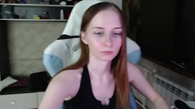 Snapshot of Cutti_Crystal chatting on 02.26.26 Cutti Crystal online show from 02.26.26