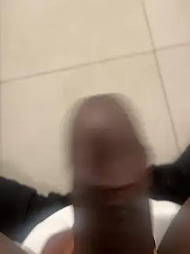 Snapshot of kamo012000 chatting on 12.17.25 kamo012000 online show from 12.17.25