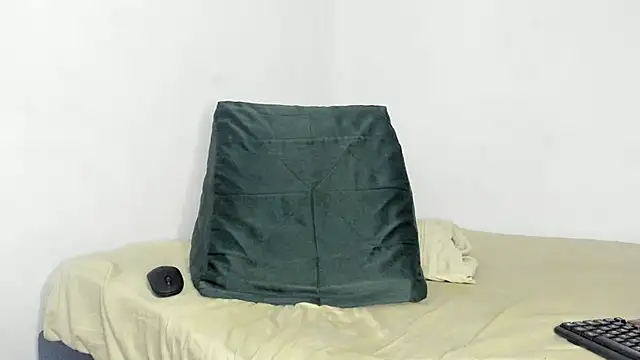  Logan Colton  online show from 04.17.26