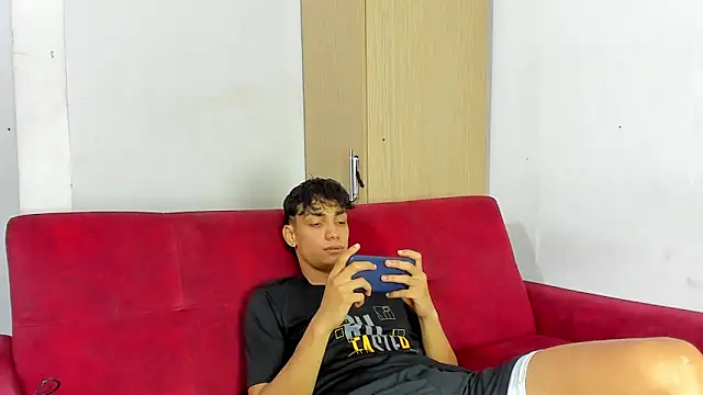 Snapshot of willy_sexxx18 chatting on 06.08.26 willy sexxx18 online show from 06.08.26