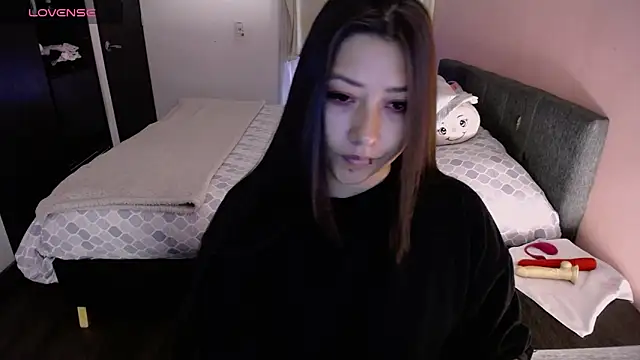 Mia 1120 online show from 04.21.26