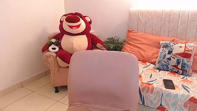 Snapshot of _Tiffany1 chatting on 12.05.25 Tiffany1 online show from 12.05.25