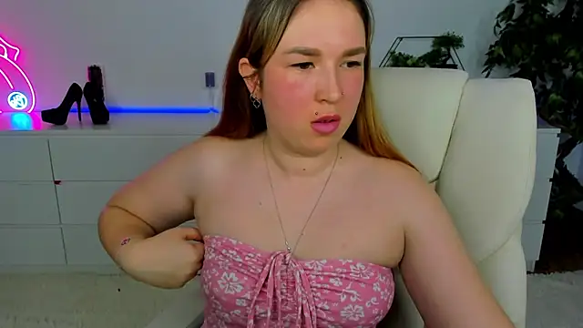 Snapshot of Sofii_darling chatting on 03.04.26 Sofii darling online show from 03.04.26