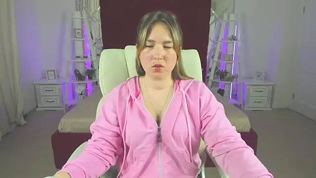 Snapshot of Sofii_darling chatting on 03.22.26 Sofii darling online show from 03.22.26