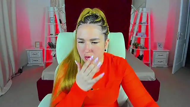 Snapshot of Sofii_darling chatting on 04.02.26 Sofii darling online show from 04.02.26