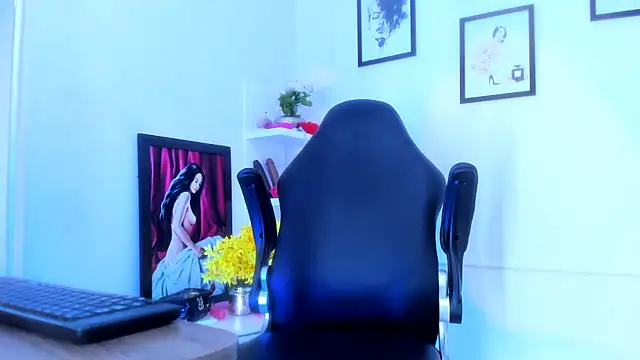 Snapshot of Ariana_costa chatting on 10.14.25 Ariana costa online show from 10.14.25