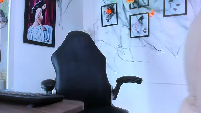 Snapshot of Ariana_costa chatting on 10.29.25 Ariana costa online show from 10.29.25