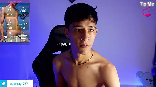 Snapshot of Danny_cute_05 chatting on 10.20.25 Danny cute 05 online show from 10.20.25