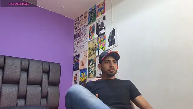 Snapshot of ashtoncooperr chatting on 10.14.25 ashtoncooperr online show from 10.14.25