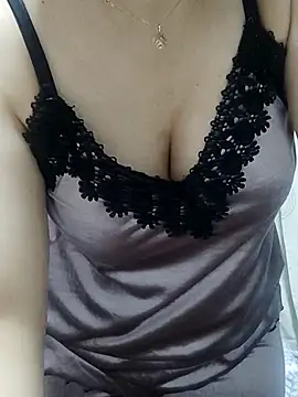 Snapshot of linakhalifa chatting on 09.28.25 linakhalifa online show from 09.28.25