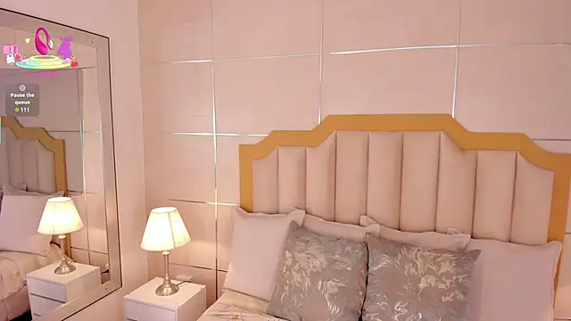 Snapshot of MaddieParker chatting on 09.18.25 MaddieParker online show from 09.18.25