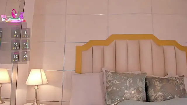 Snapshot of MaddieParker chatting on 09.30.25 MaddieParker online show from 09.30.25