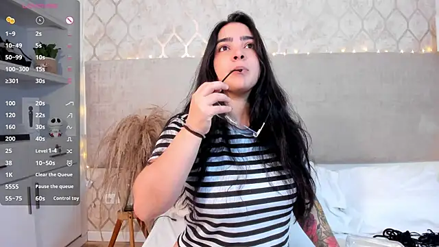 KamilaBetancourt online show from 10.30.25