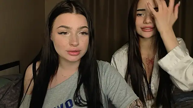 Snapshot of honey_____bunny chatting on 09.10.25 honey bunny online show from 09.10.25