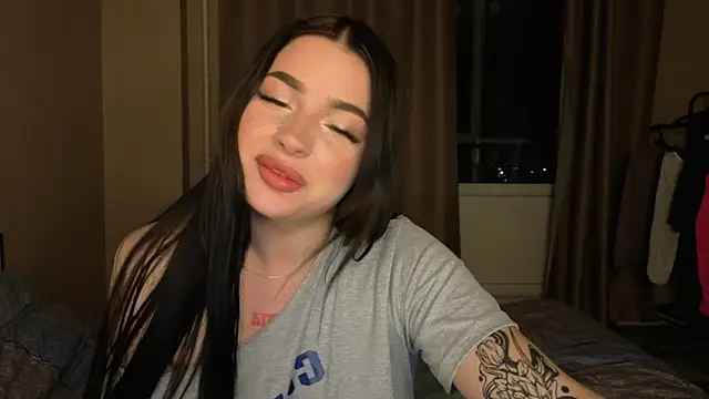 Snapshot of honey_____bunny chatting on 09.11.25 honey bunny online show from 09.11.25