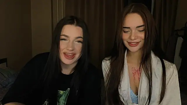 Snapshot of honey_____bunny chatting on 09.12.25 honey bunny online show from 09.12.25