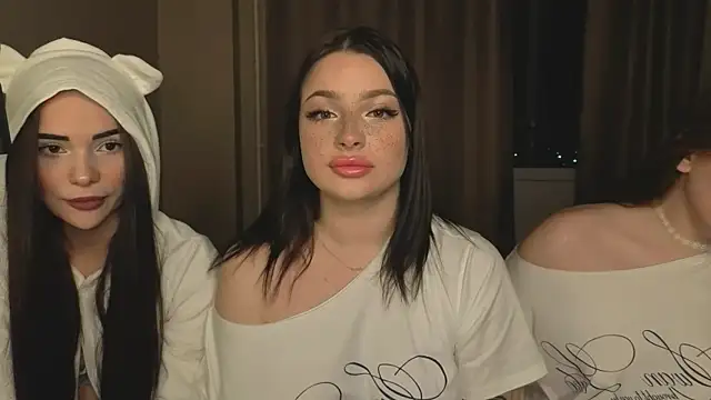 Snapshot of honey_____bunny chatting on 09.29.25 honey bunny online show from 09.29.25