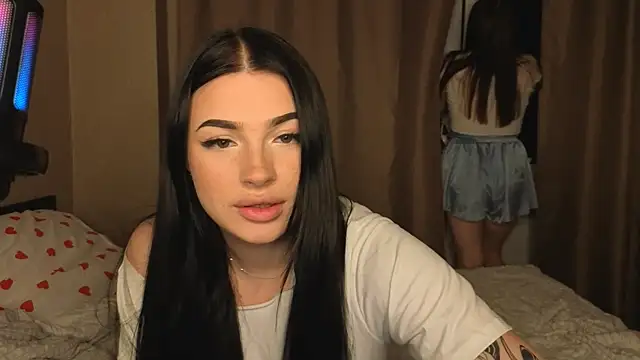 Snapshot of honey_____bunny chatting on 10.23.25 honey bunny online show from 10.23.25