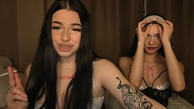 Snapshot of honey_____bunny chatting on 11.28.25 honey bunny online show from 11.28.25