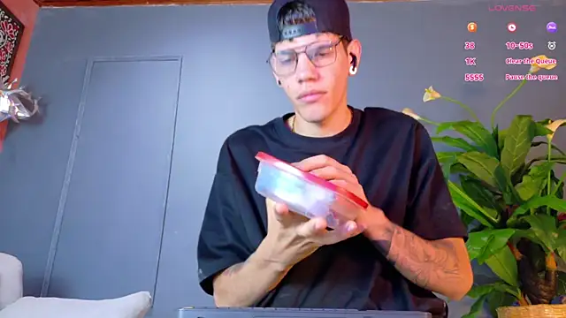 david huge online show from 11.07.25