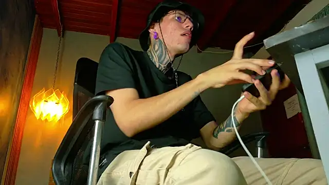 david huge online show from 04.07.26