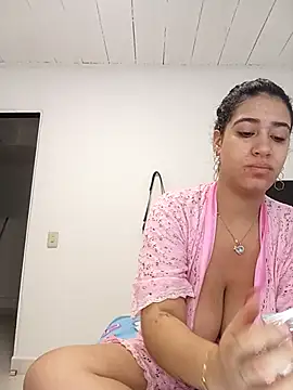 Snapshot of Samantha_hotly chatting on 11.18.25 Samantha hotly online show from 11.18.25