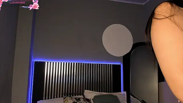 Emilybeltons online show from 10.09.25