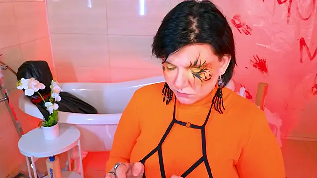 bluelunaray online show from 10.23.25