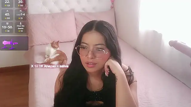 Snapshot of AbrilVelastegui7 chatting on 11.30.25 AbrilVelastegui7 online show from 11.30.25