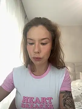 Ashley Roys online show from 09.28.25