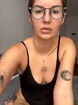 ElizabetBlack online show from 10.20.25