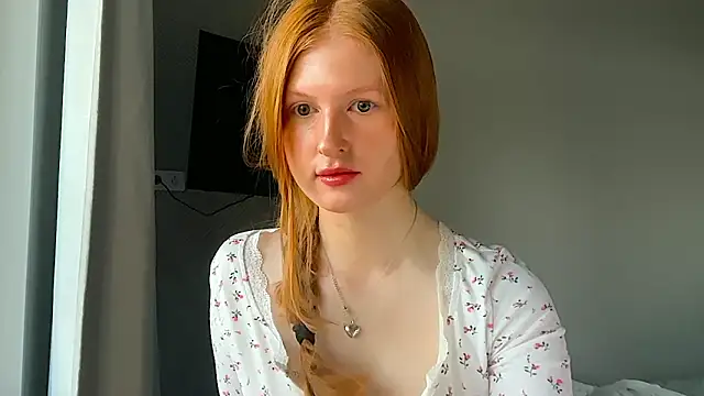 Snapshot of LuxXAngel chatting on 06.13.26 LuxXAngel online show from 06.13.26