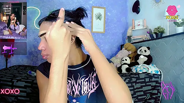 Snapshot of Aishasexy18 chatting on 11.22.25 Aishasexy18 online show from 11.22.25