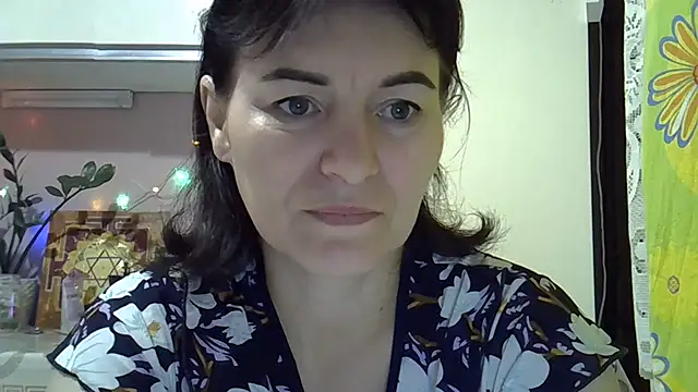 Krystal 82 online show from 09.28.25