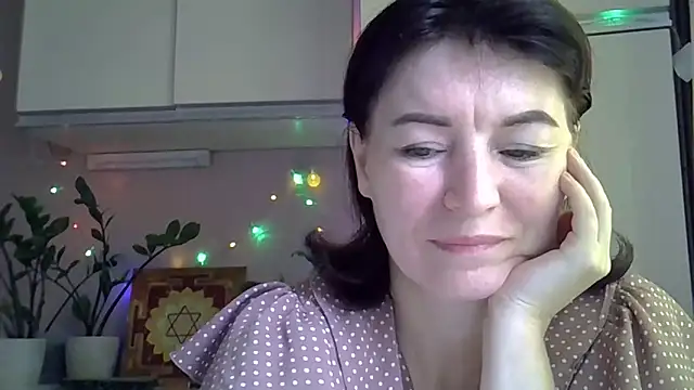 Krystal 82 online show from 10.05.25