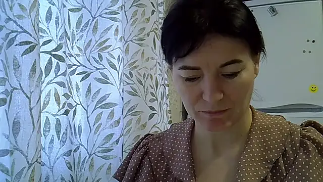 Krystal 82 online show from 12.18.25