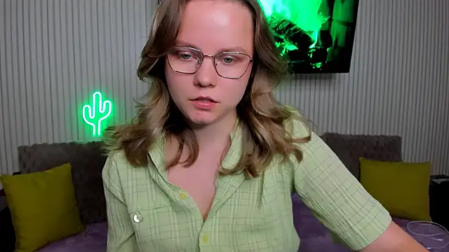 Snapshot of milalapka chatting on 11.10.25 milalapka online show from 11.10.25