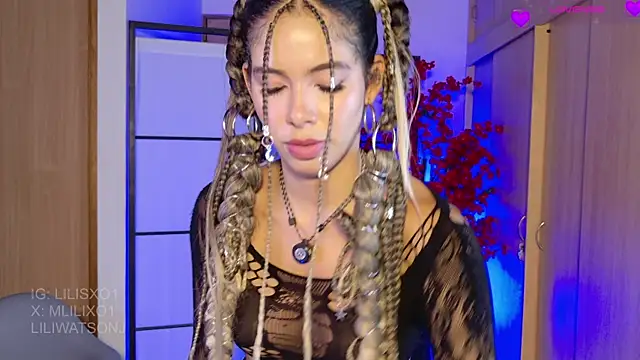 Snapshot of lilijwatson chatting on 06.08.26 lilijwatson online show from 06.08.26