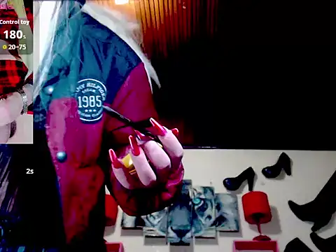 blondehot5v online show from 09.25.25