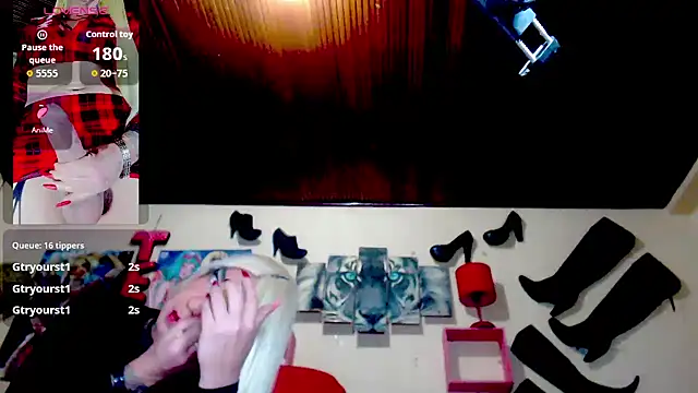 blondehot5v online show from 10.02.25