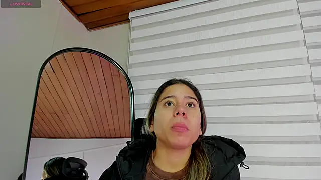 Snapshot of Rachell_criss chatting on 12.21.25 Rachell criss online show from 12.21.25