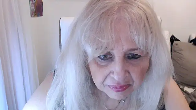 SusiLifeXXX online show from 12.13.25