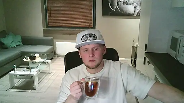 Dartanjanas13 online show from 10.24.25