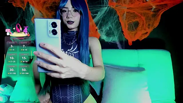 Snapshot of madiixwatson chatting on 10.31.25 madiixwatson online show from 10.31.25