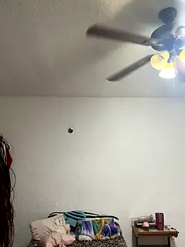 Nia Desire online show from 11.28.25