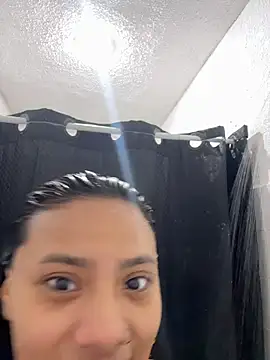 Nia Desire online show from 05.19.26